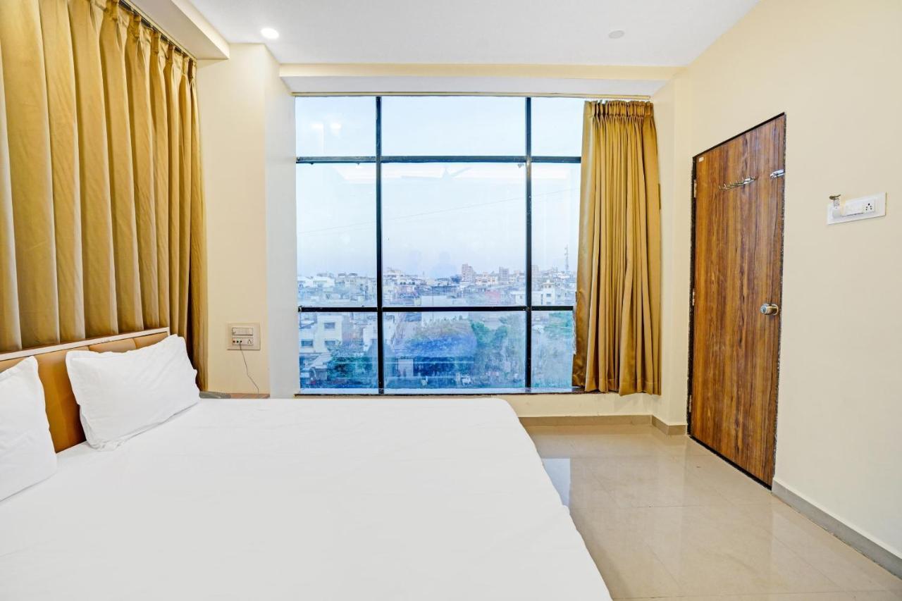 Collection O 83775 Hotel 4King Surat Dış mekan fotoğraf