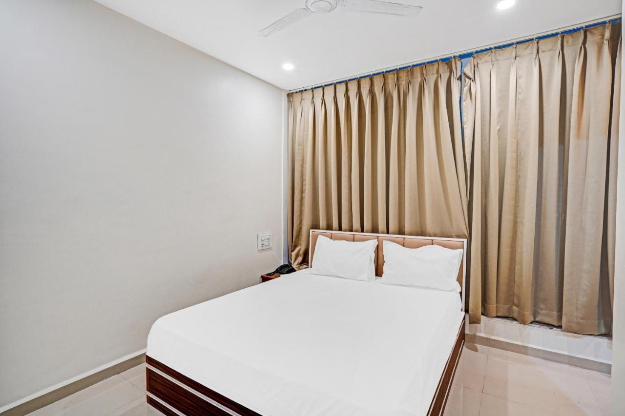 Collection O 83775 Hotel 4King Surat Dış mekan fotoğraf